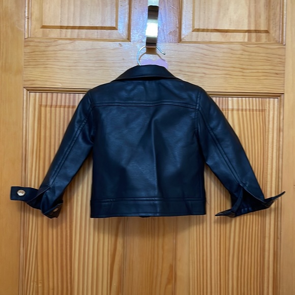 Black jacket synthetic leather slightly worn perfect condition - Picture 2 of 2
